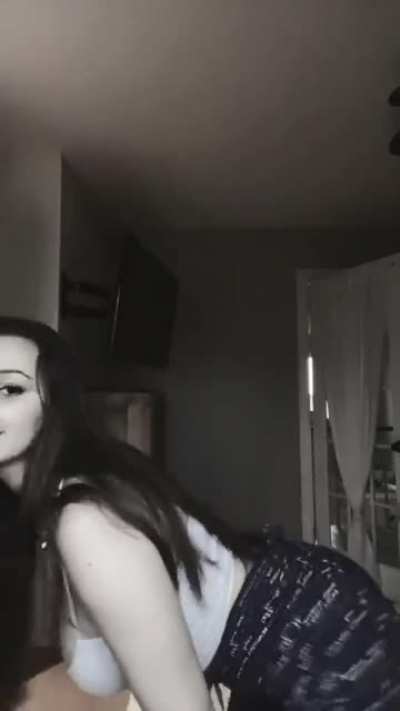 No bra 🤤