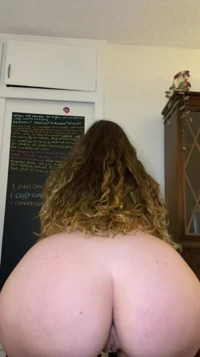 Squats with my pussy out because.... why not