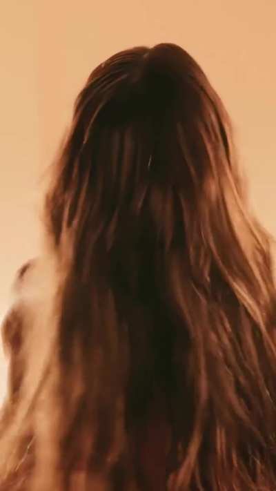Khloe looks great in her new ad