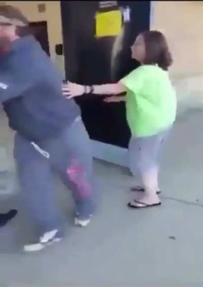 Kids don&rsquo;t have any respect for adults anymore, Kid attack old men. The old men 🍷🗿