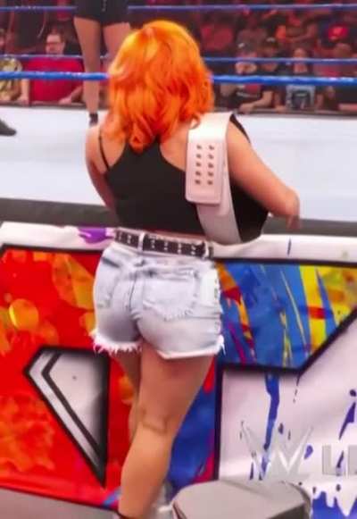 Gigi Dolin 🍑