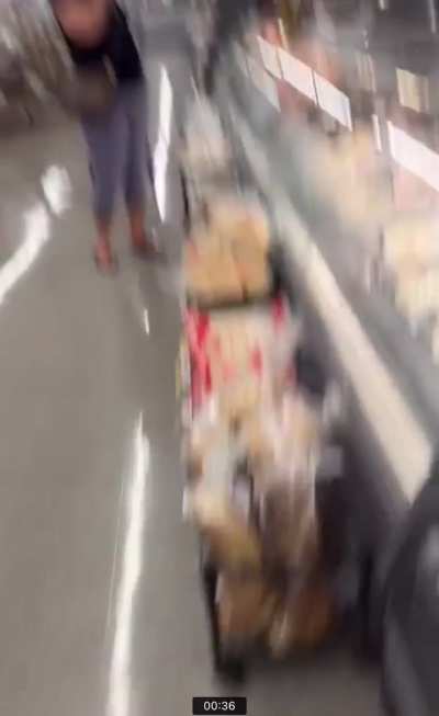 Woman couldn’t stop staring at my gorilla bulge she turned herself on 