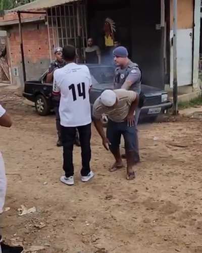 Policial atira a queima roupa em cidad&atilde;o desarmado durante reintegra&ccedil;&atilde;o de posse