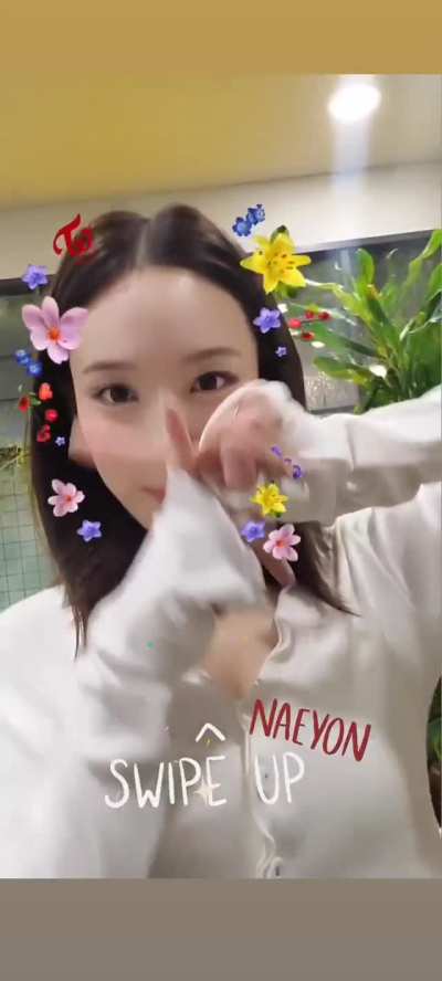 201224 Twicetagram Story Update - Nayeon playing with the "I Can't Stop Me" Instagram filter