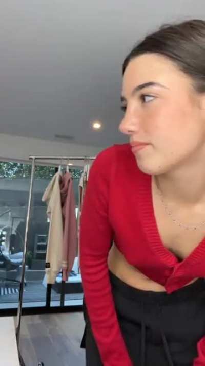Braless on live