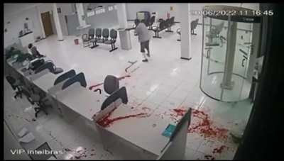 Se que aqu&iacute; les gusta ver c&oacute;mo una lacra obtiene su merecido. Esta va para Tarantino xD