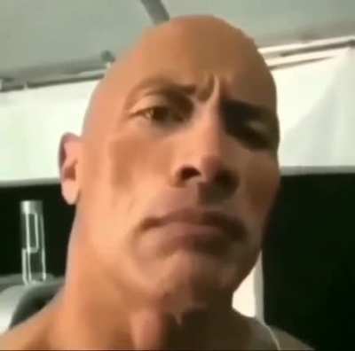 Beelce cuando va bajando por el reddit y ve un antojo