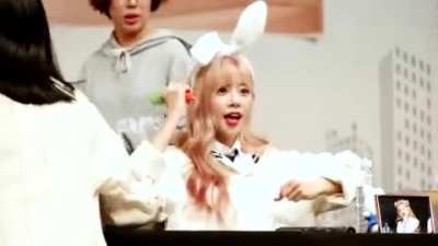 JiU and her carrot