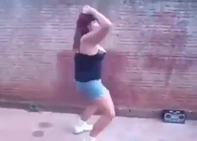 Evequeen waiting in the alcove for the right moment to gank