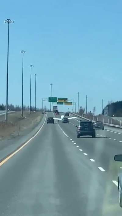 1973 "Piper" type plane has emergency landing on autoroute 40, Quebec. No one was injured.