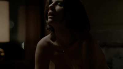 Another scene from Rafaela Mandelli showing her great nude body in HBO Brazil series O Neg&oacute;cio S01E02 (2013)