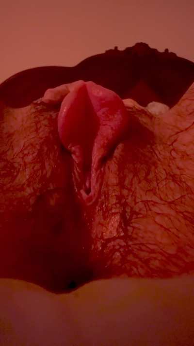 would you fuck my tight pumped up pussy? 🤭