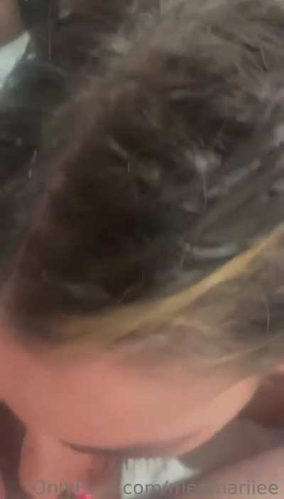 😜