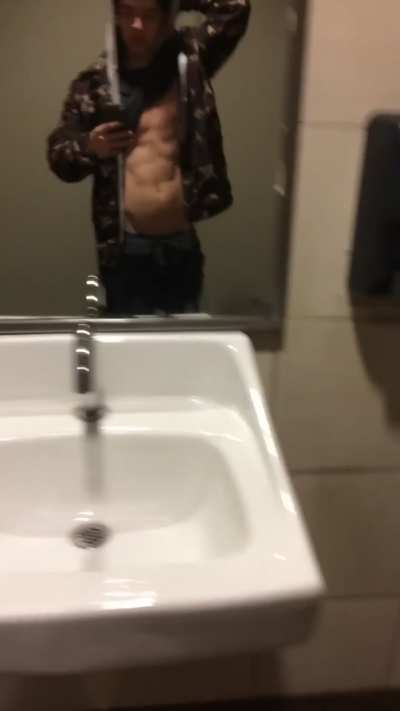 I&acirc;[m] sure you&acirc;d like a nice set of washboard abs to wash your pussy on