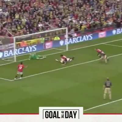 Fletcher ----> Park Ji-sung wasn't afraid to put his head in where it hurts v Liverpool! ⚽ #MUFC #GoalOfTheDay [@ManUtd on Twitter]
