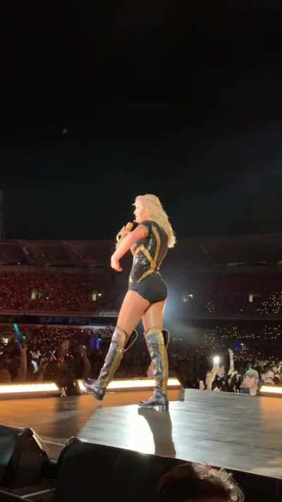 Loooove this angle