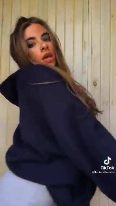 The ass of this slut 🤤