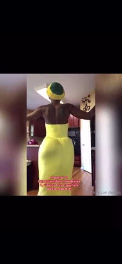 Sundress clapping