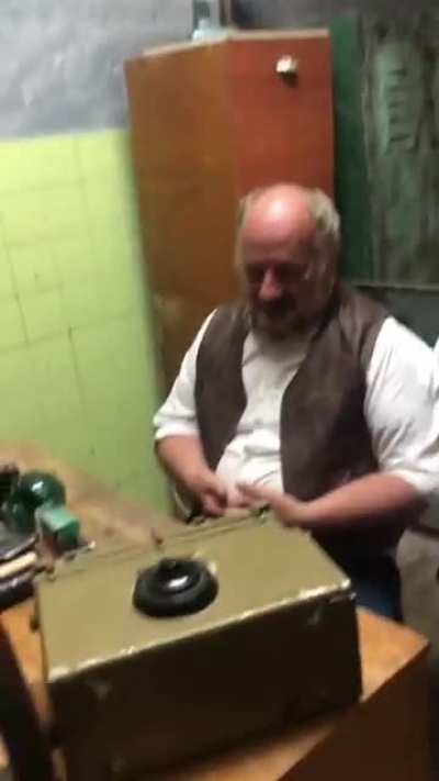 ты бы еще консервных банок насобирал