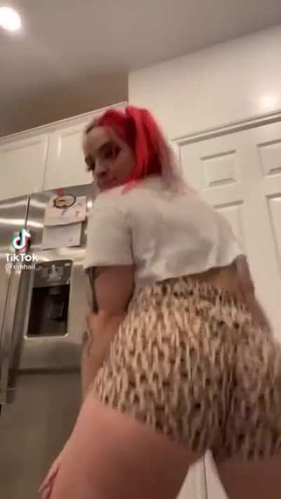 Booty in your face
