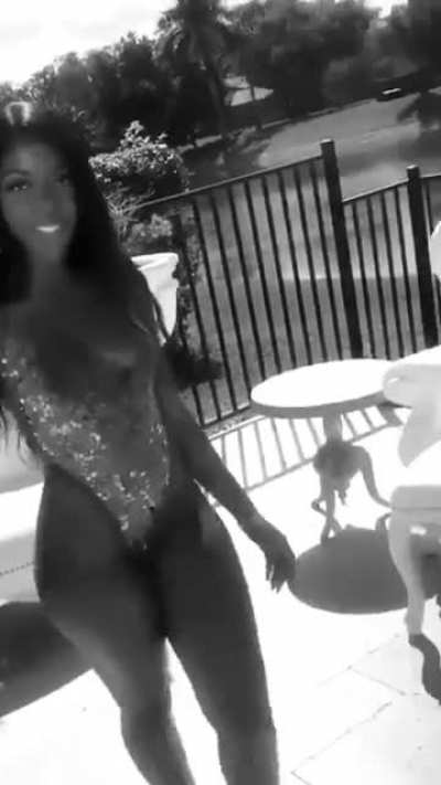 B&W