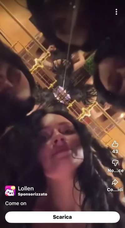 Someone know who is she?
