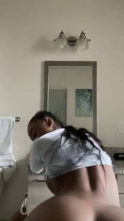 Perfect booty 🤯