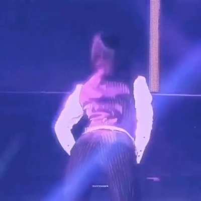 Minariiiiii, step on me 😂&hearts;️