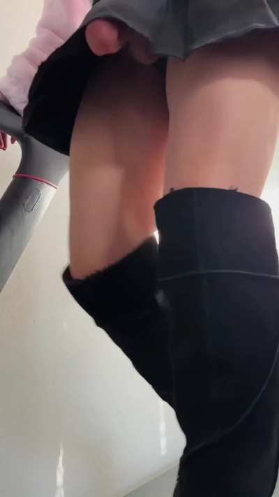 Christmas Upskirt no one asked for…✅