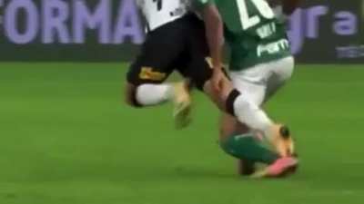 pois &eacute;, acho que n&atilde;o foi p&ecirc;nalti....