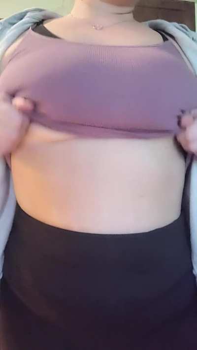 Just a soft, bouncy fuckdoll to start your day off right ☀️