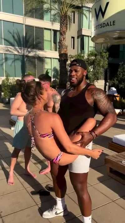Somebody's gf🤣