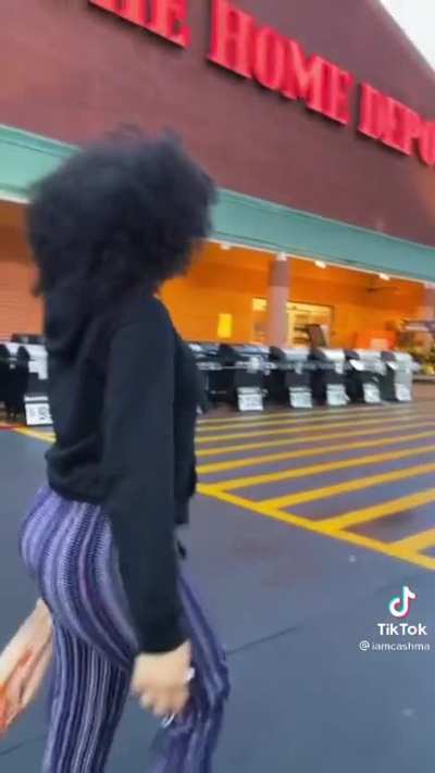 Just walking , nothing to see here