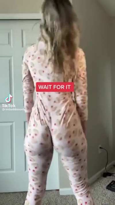 Juicy booty 🍑😍