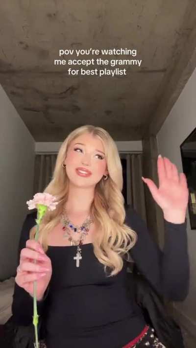 How many of you guys would love to present Loren with a flower this Valentine's Day? I'm sure she's used to getting so many flowers, gifts &amp;amp; DMs.