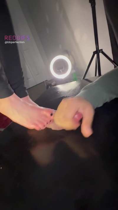 Goddess bindi marches full wieght on her tippy toes none stop, full video ends with a cumshot 🥵