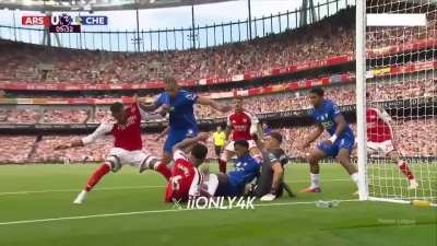 Emi Martinez head injury vs Arsenal 6'