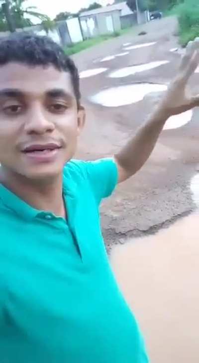 tamb&eacute;m fico indignado