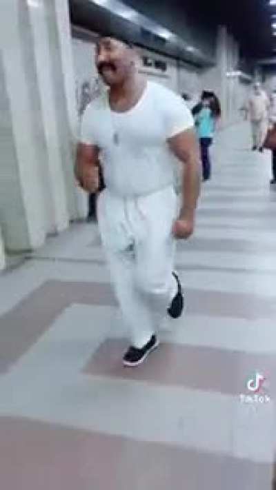 brother braum coming to peel draven from haram enemy damage