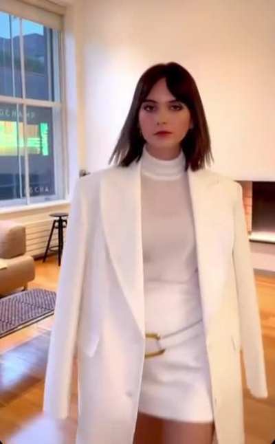 Emilia Jones