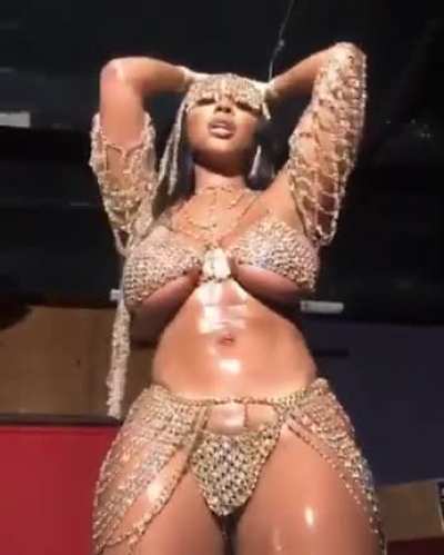 Dominique Jolie