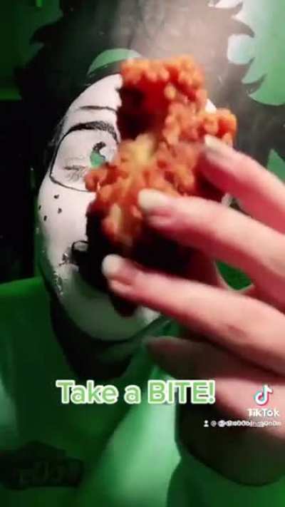 me when the chicken is bussin (😫😫)