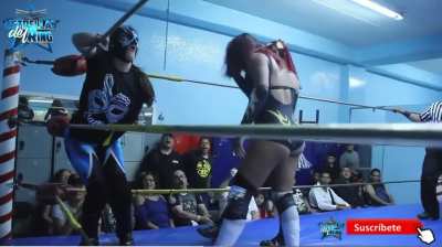 Jarochita swiftly kicks Sanely in the cunt