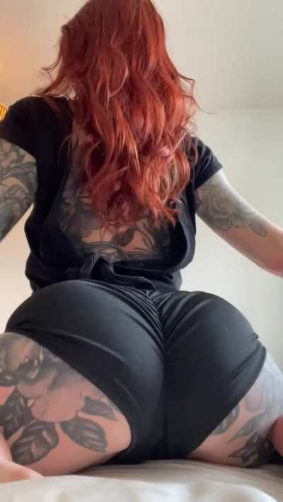 Juicy redhead booty 😛