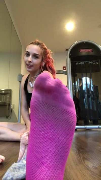 Good ol&rsquo; gym tease, there were other people there so I was trying to be sneaky 🙈