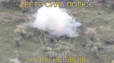 3rd Force ATGM crew of the 93rd Mechanized Brigade target a russian squad carrying wounded(2022)
