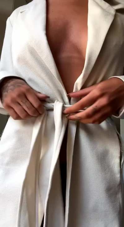 I wish you were my neighboor to fuck all the time😘Link below