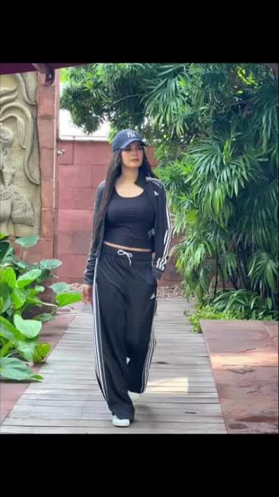 Kiran Haq 😍