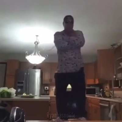 &ldquo;You&rsquo;re no good to me dancing&rdquo;