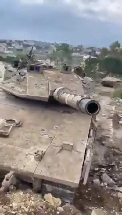 Lebanese citizen faces off with IDF tank